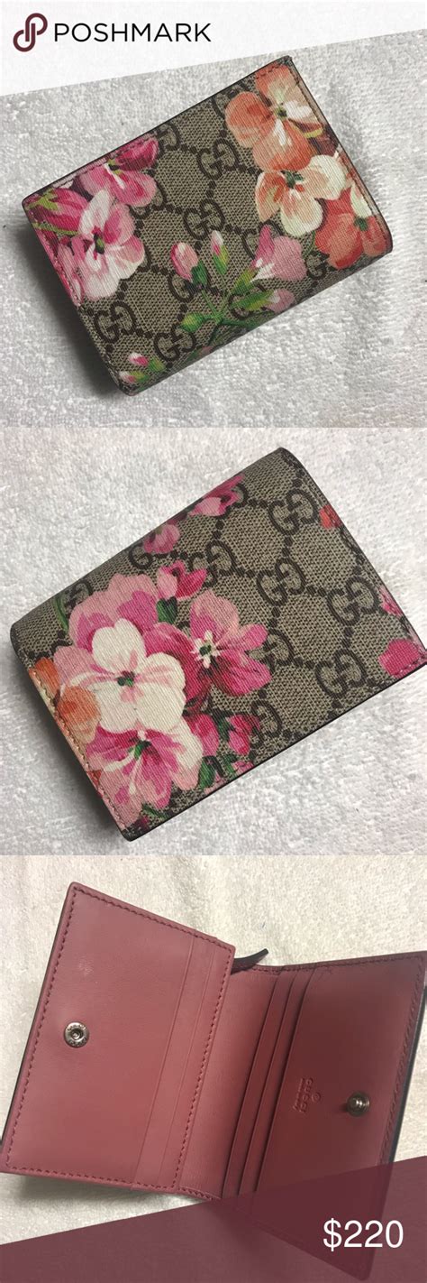 floral gucci wallet women.